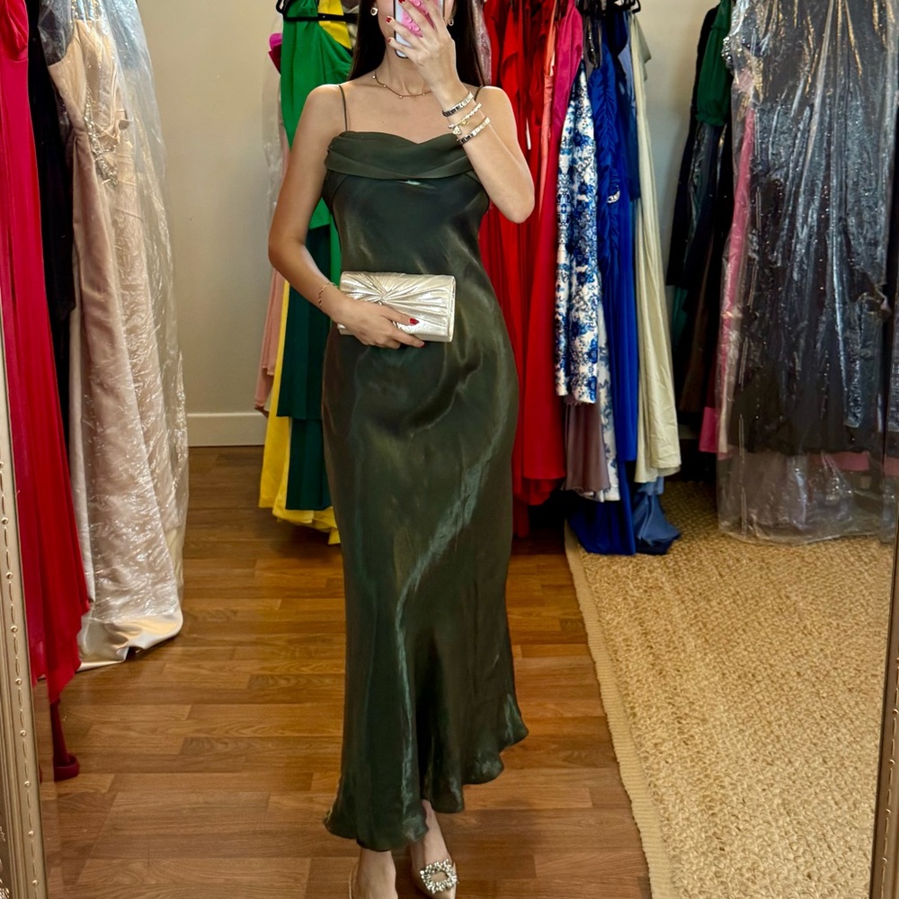 Elegant Green Satin Evening Dress